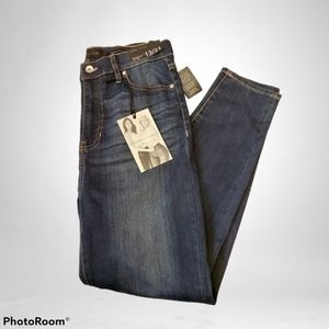 HP 🎉 Kendall & Kylie The Kontour High Rise Jeans